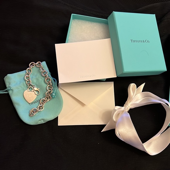 Tiffany & Co. Jewelry - Sterling silver Tiffany&Co heart tag bracelet